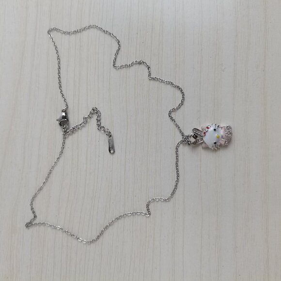 Very Cute Hello Kitty Necklace - Picture 3 of 6